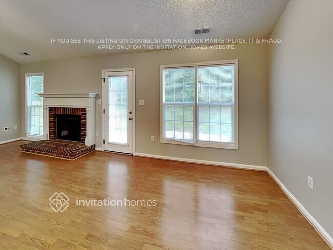 Photo - 321 Tamarack Dr