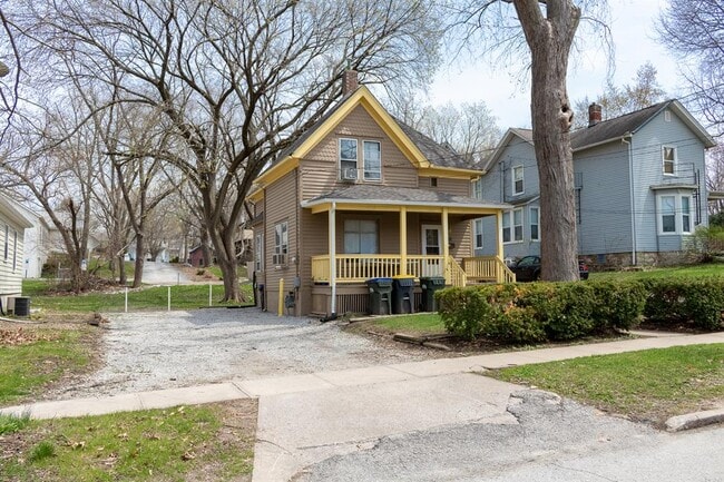 Photo - 414 S Lucas St