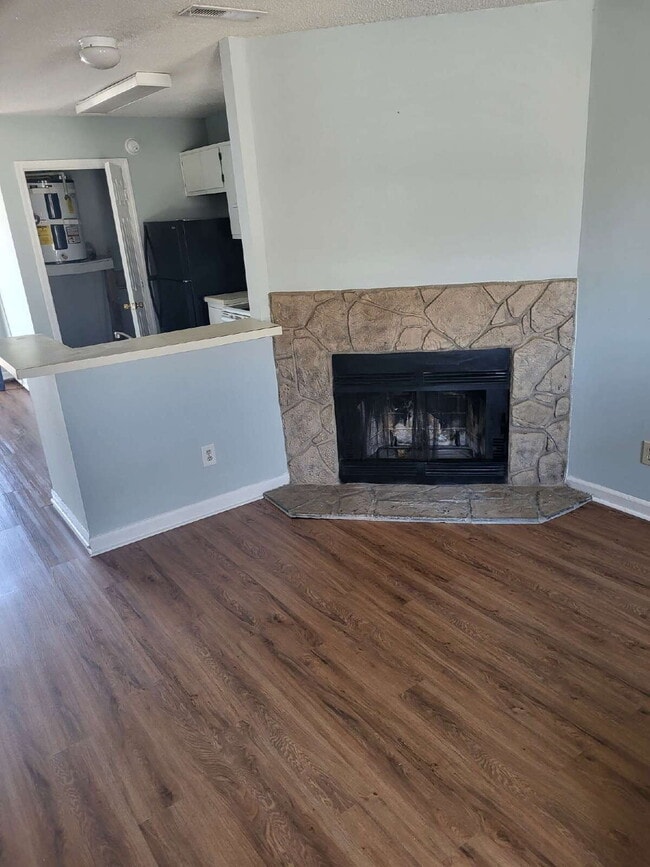 Photo - "Charming Goose Creek Townhouse: Cozy 2-Bedroom Retreat with Fireplace!" Unit 9