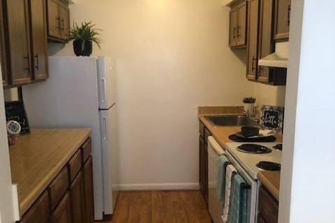 Photo - River Oaks Apartments