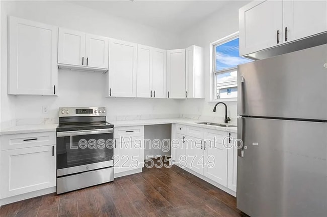 Photo - 8733 Olive St