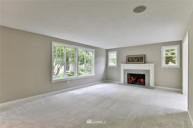 Photo - 4 bd 2.5 bathroom single family home in Bellevue