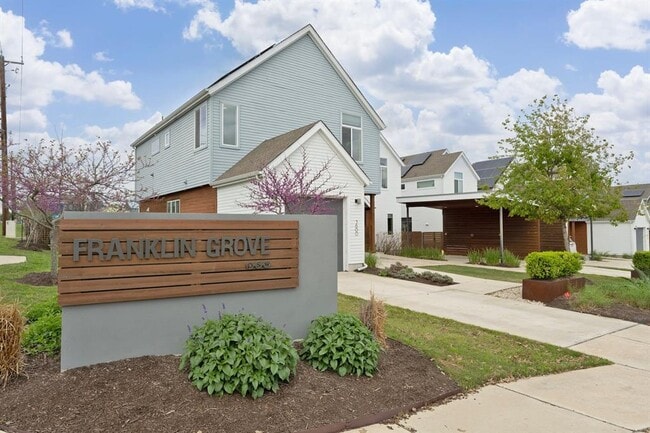 Photo - 3600 Clary Wy