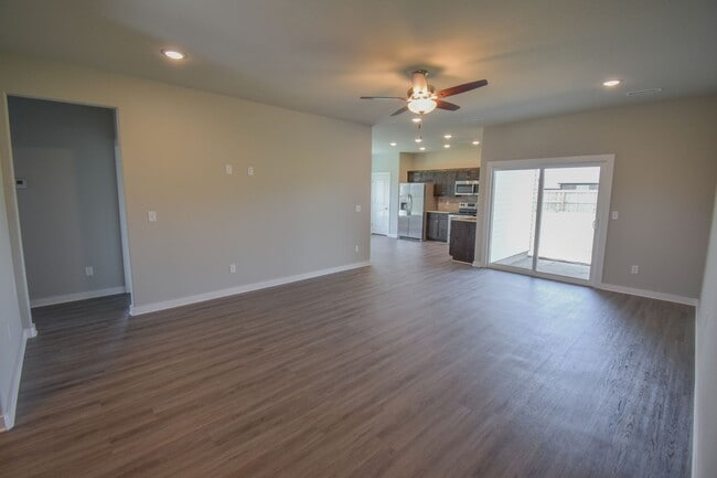 Photo - Nice 3 Bedroom 2 Baths Farmington heights!!