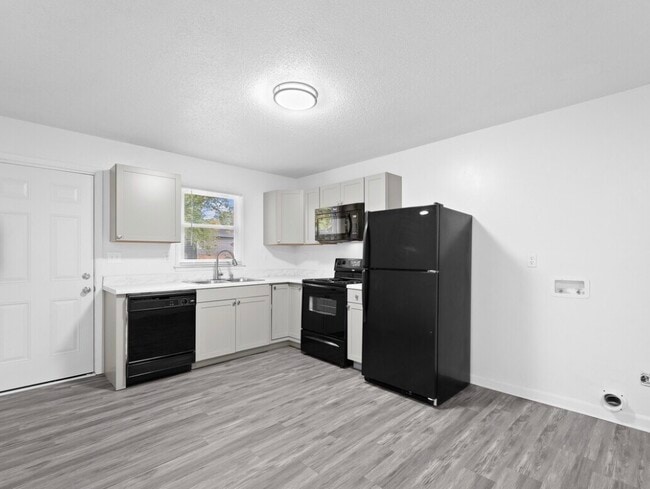 1006 Trinity St Unit 1