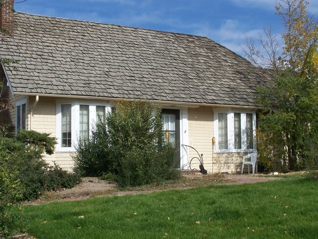 Building Photo - Location, Location, Location. Rental