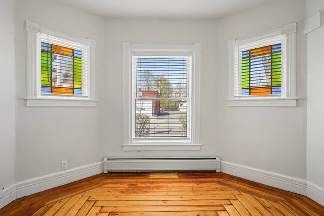 Building Photo - 35 Saratoga Ave