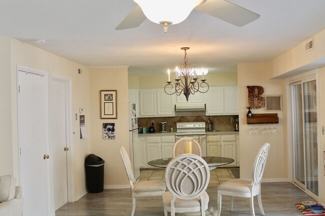 Photo - Spacious, Open Floor Plan at the end of 81st Street on the State Park!
