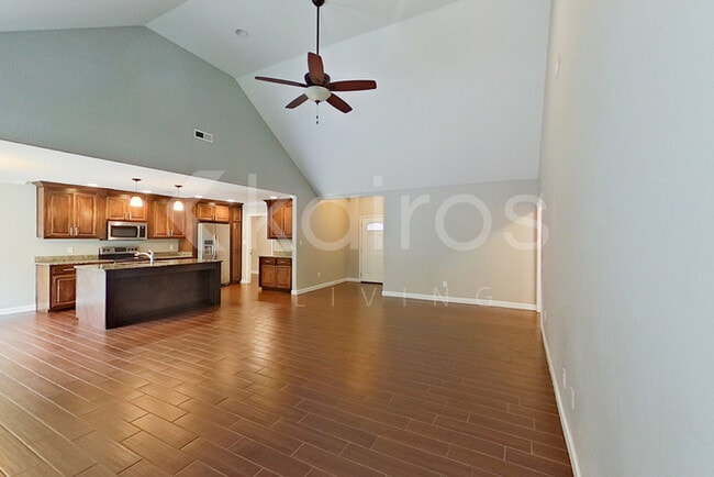 Photo - 901 Division St