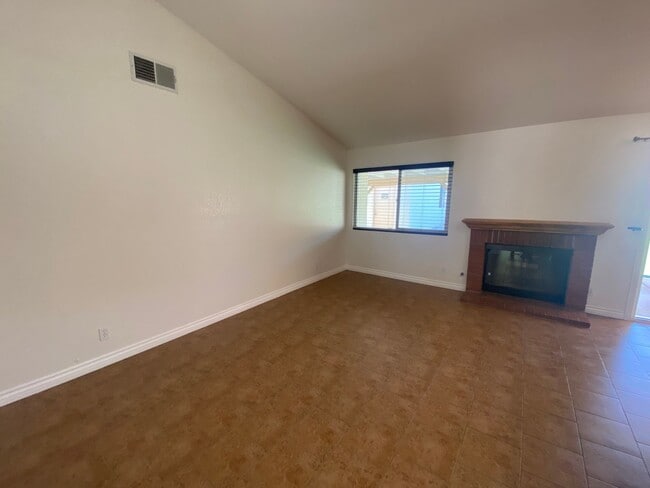 5828 Ave L11