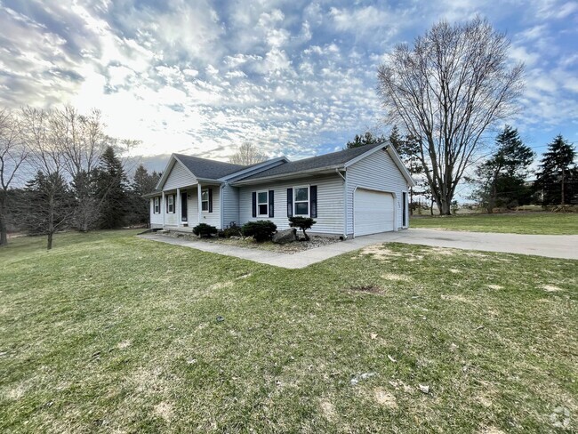 Building Photo - Five Bedroom Home in Caledonia