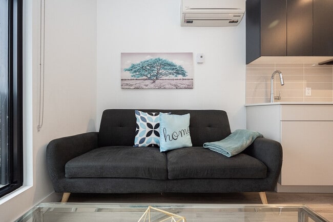 Building Photo - 1425 Avenue Overdale Unit ID1261820P