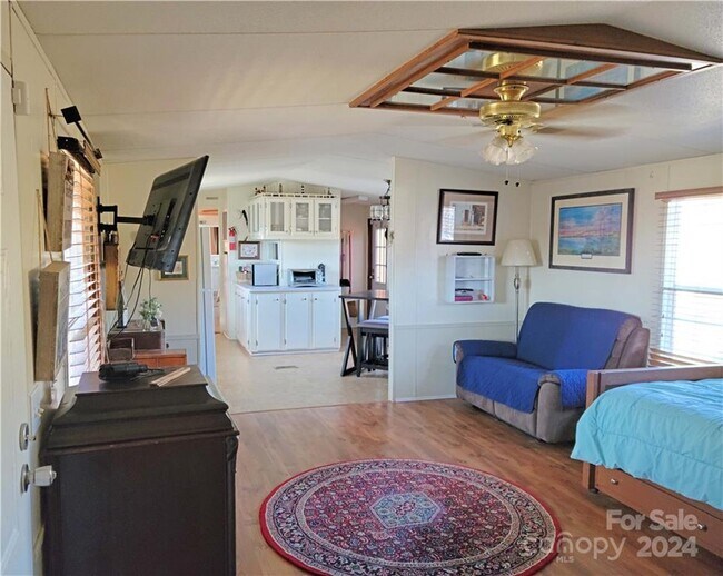 Photo - 135 Fowler Ln