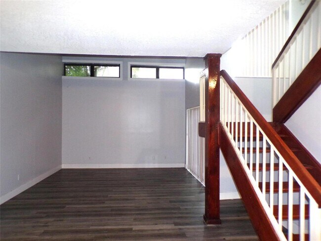 Photo - 2180 Bayberry Dr