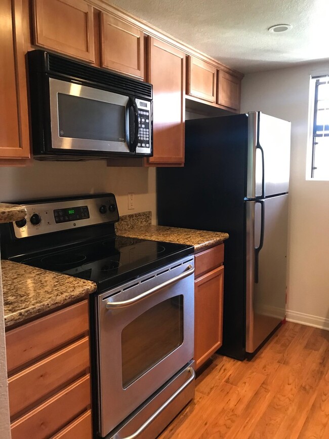 12055 Alta Carmel Ct