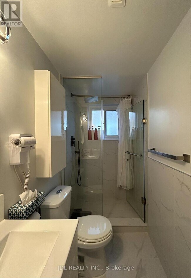 Photo - 973 Willowdale Ave