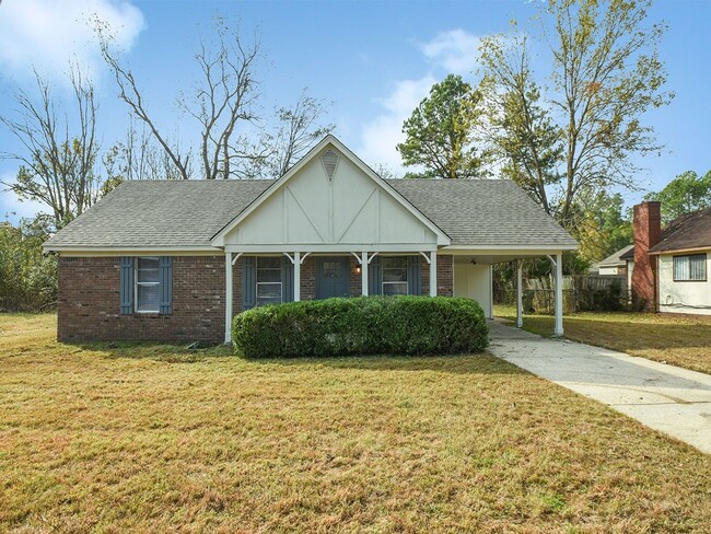 Fully updated 3 bed, 1.5 bath home with wo... - Fully updated 3 bed, 1.5 bath home with wo...