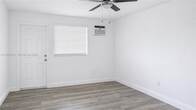 Photo - 2135 Bay Dr Unit 1