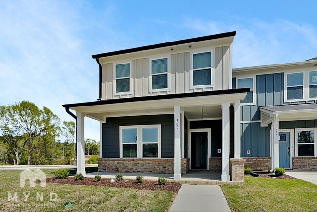 Building Photo - 702 Southland Dr