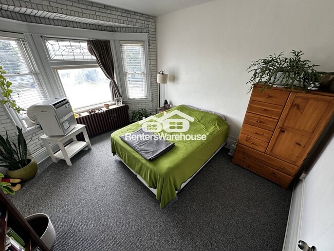 Photo - 1049 7th St W