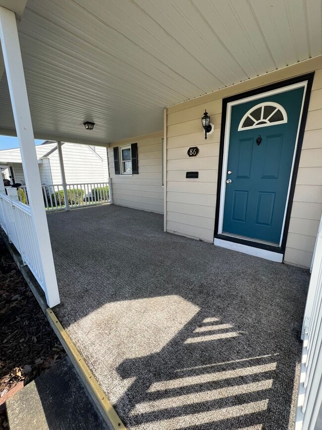 Photo - Struthers , 3 bedroom home with full basement and garage.