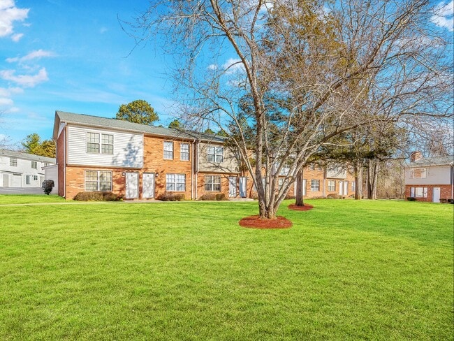 Photo - Country Club Apartments