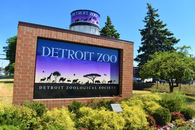The Detroit Zoo is Nearby