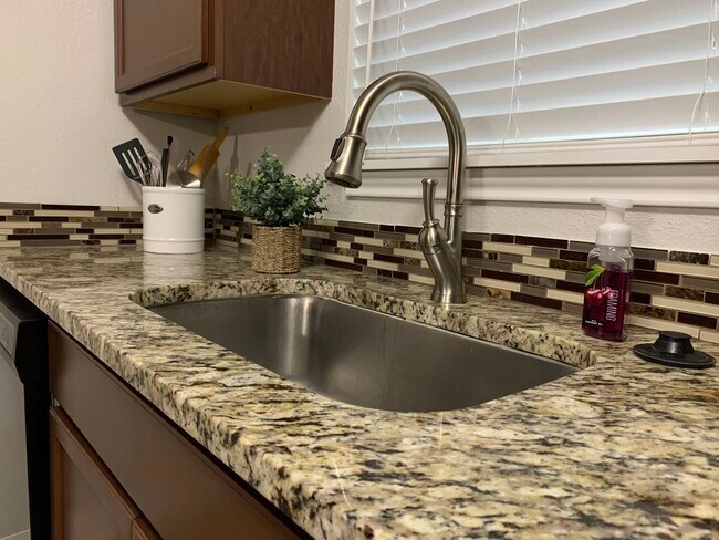 Photo - Sahara Suites Apartments