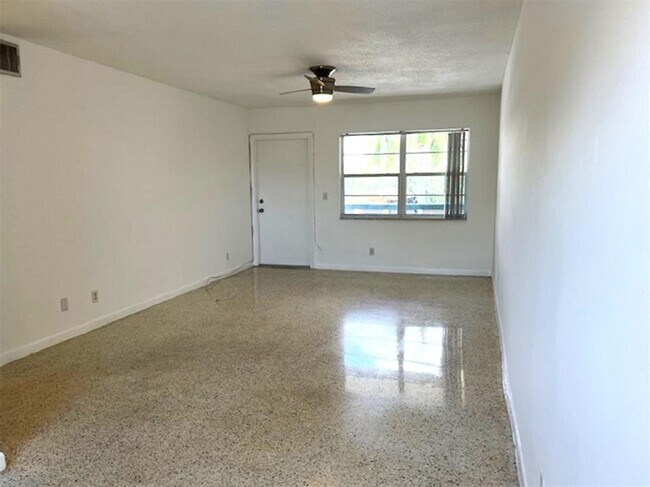 270 NE 40th St Unit 26