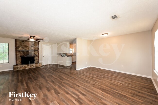 Photo - 3345 Newcastle Way