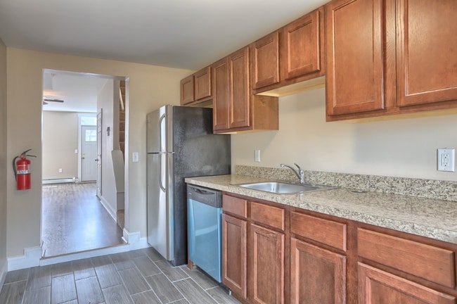 Photo - 329 Perry St