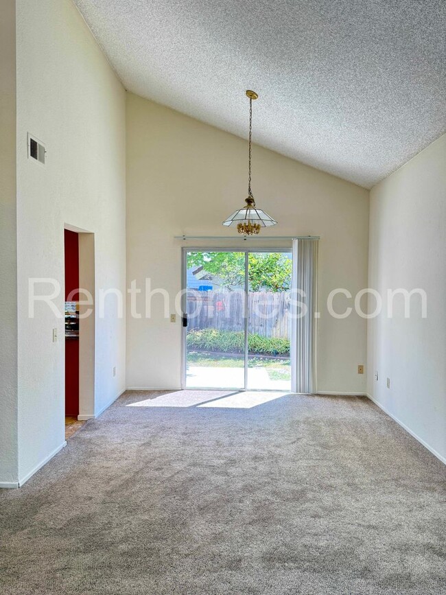 10515 Carrington Dr