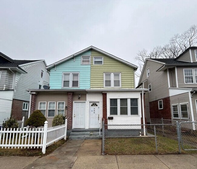 Photo - 206 Woodlawn Ave Unidad 2