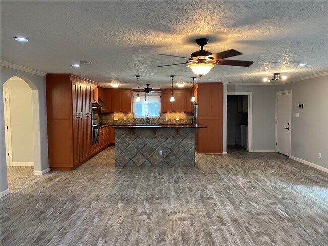 9614 Greenwillow Dr