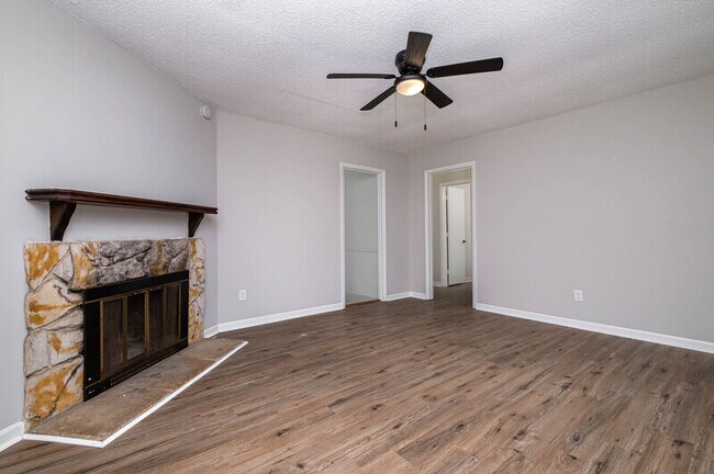 Photo - 6024 Olinda St