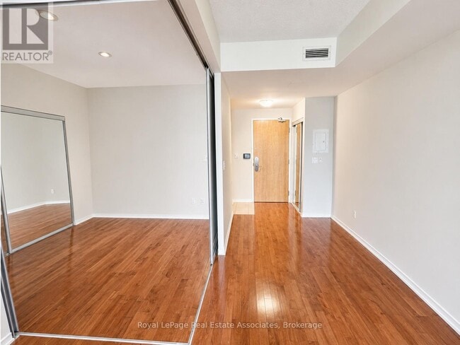 Photo - 65 Bremner Blvd Unit 4211