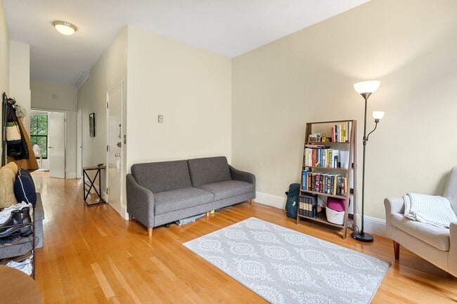 Photo - 182 W Brookline St Unidad 3