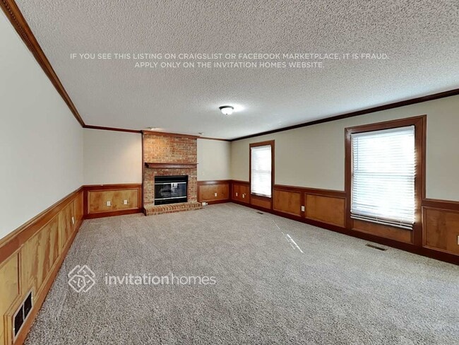 Photo - 373 Golfcrest Dr SE