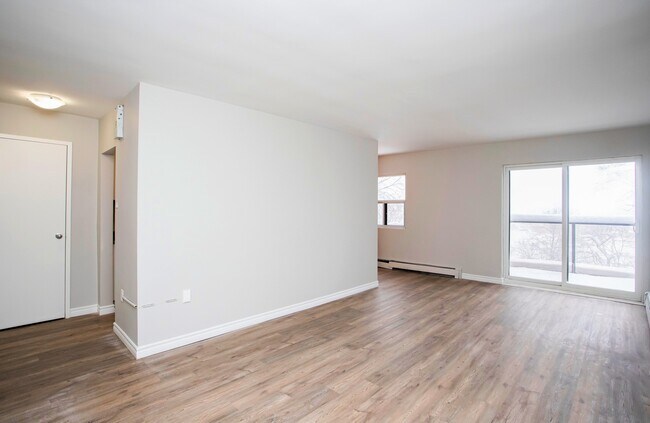 Photo - Kingsberry Towers Apartments