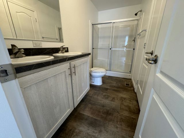 Photo - 825 N Lamb Blvd