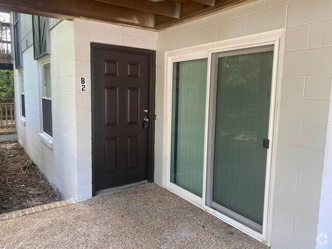 Building Photo - 1530 Live Oak Dr Unit B-2 Rental