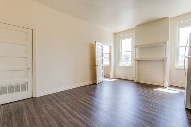 Photo - 636 E Warrington Ave Unit Apt 2