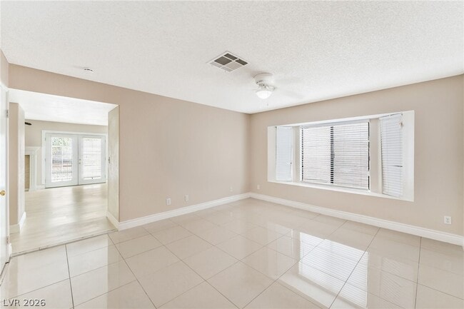 Photo - 5818 Cinnabar Ave