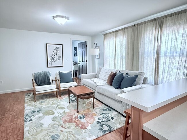 Building Photo - 29 Merrill St Unit 29 Merrill St  1 Rental
