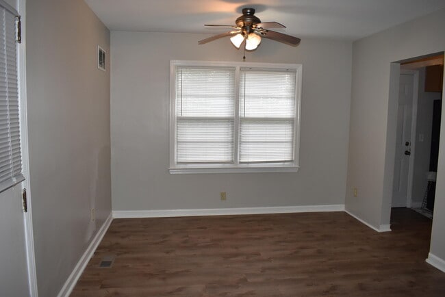 Photo - 260 W Vineland Rd