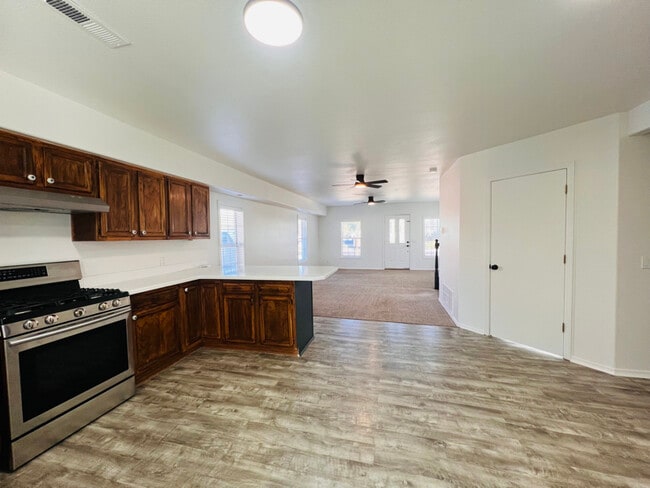 Photo - 11161 W 1st St