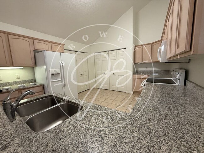 Photo - "Charming 2-Bed Condo with Fireplace & Scenic Views on Fox Cove Dr, Perrysburg!"