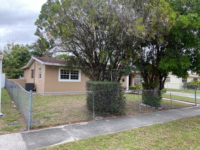 Photo - 17120 NW 10th Ct