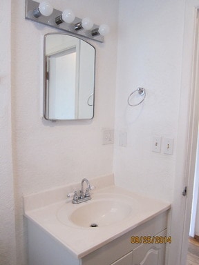 Photo - Spacious - lovely home in great location!