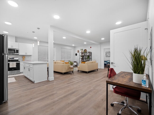 Photo - Perrine Court